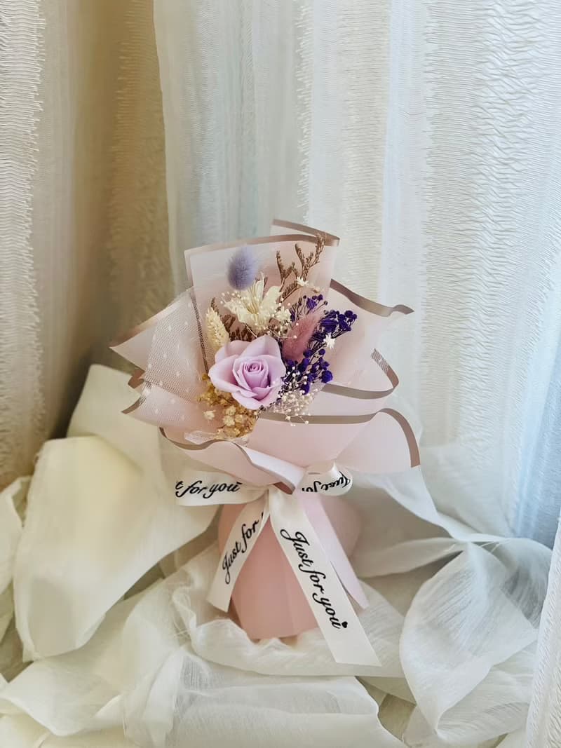 單朵永生玫瑰花束   你是我心中的唯一