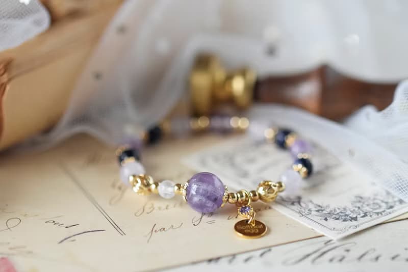 魔幻。紫水晶 薰衣草紫水晶 藍砂石 月亮石  天然石 水晶手鍊