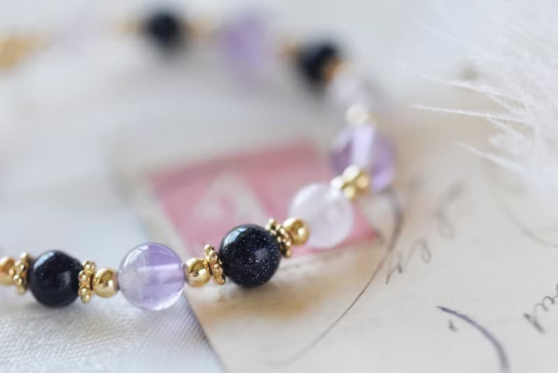 魔幻。紫水晶 薰衣草紫水晶 藍砂石 月亮石  天然石 水晶手鍊