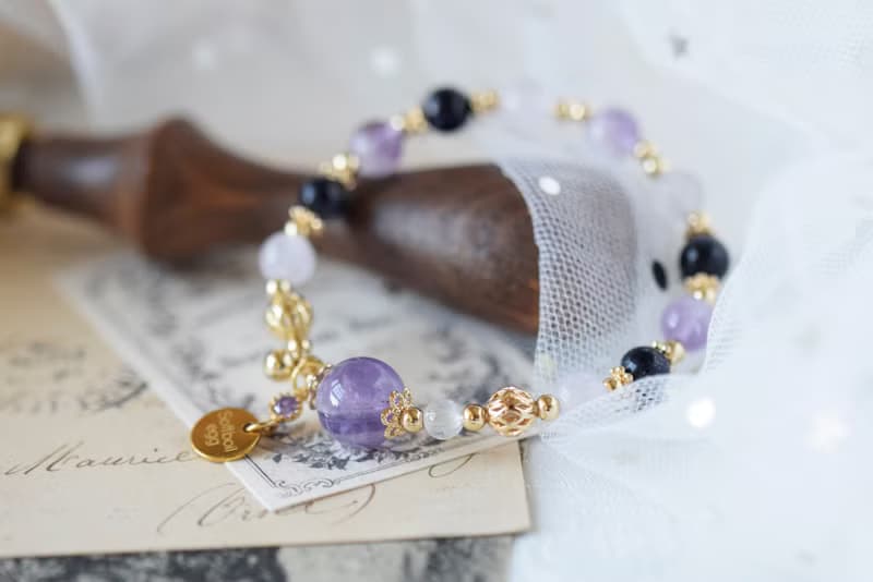 魔幻。紫水晶 薰衣草紫水晶 藍砂石 月亮石  天然石 水晶手鍊