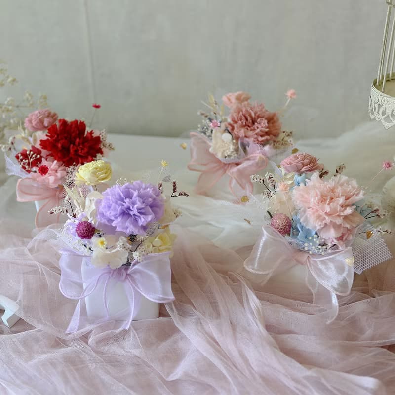 T26康乃馨小桌花/母親節禮物/母親節花束/康乃馨花束/永生花推薦