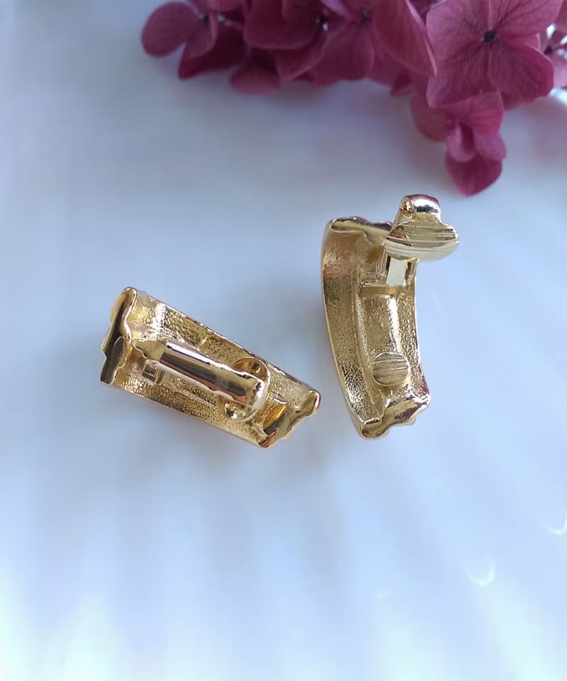 Vintage Jewelry 西洋古董飾品 AVON 金色調 百年紀念款 夾式耳環