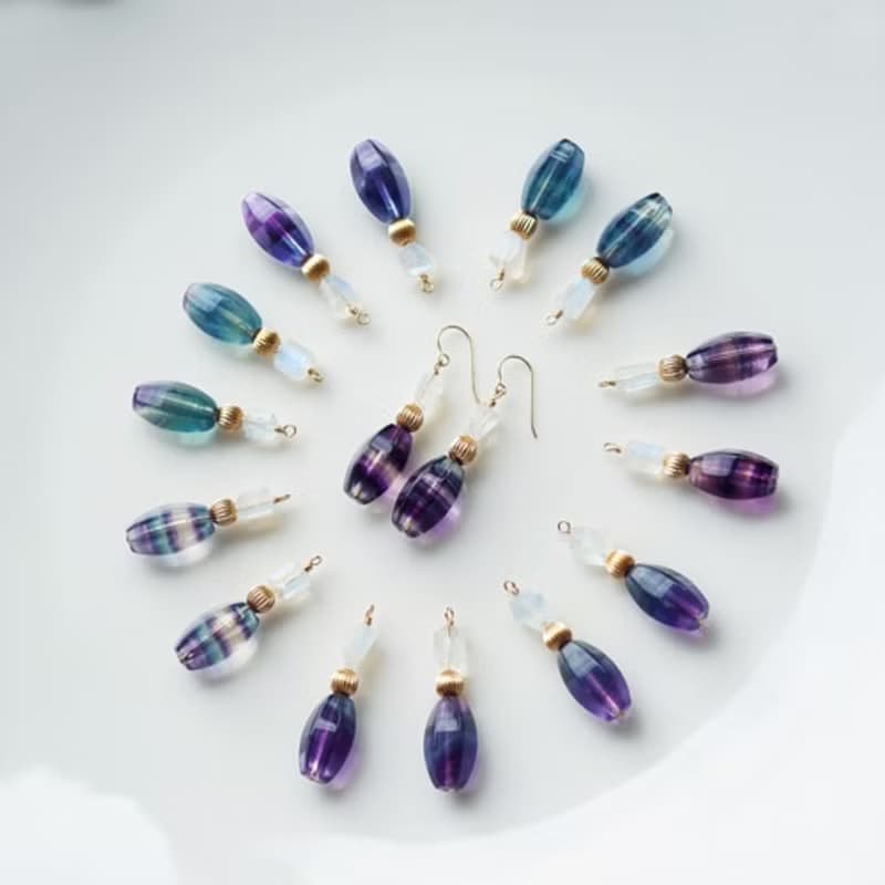 ストライプフローライトによる香水瓶風のフックピアス　Perfume bottle