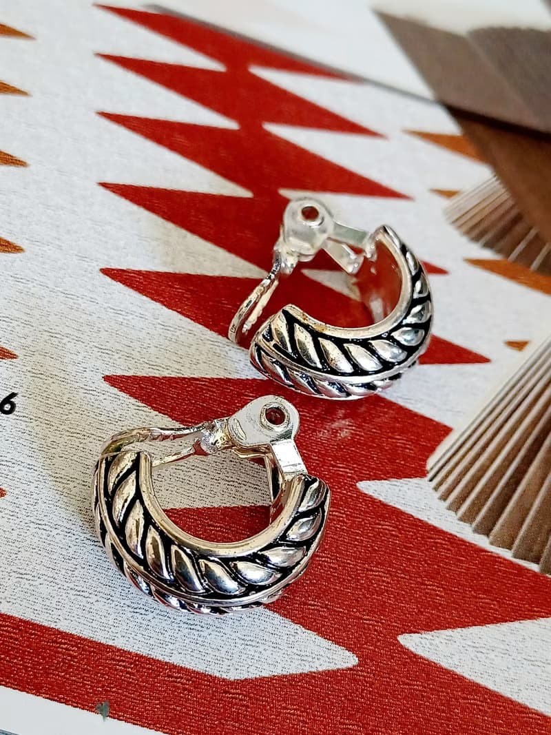 vintage jewelry  古典立體銀色葉輪夾式耳環