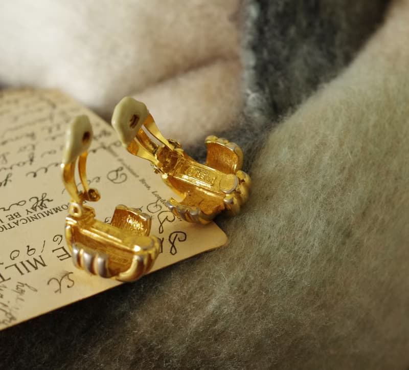 老又好 古董 Vintage 金色立交叉CINER夾式耳環 C944