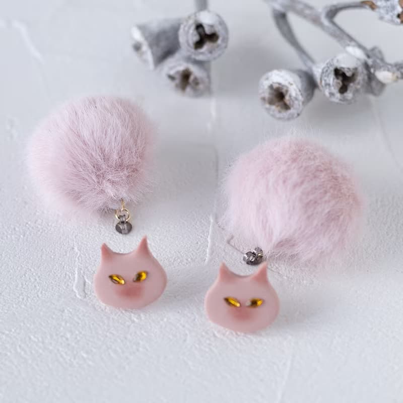 貓與毛球 / 軟陶耳環 / 耳夾 / 櫻花粉