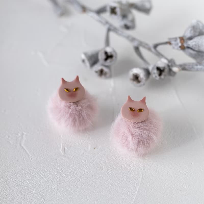 貓與毛球 / 軟陶耳環 / 耳夾 / 櫻花粉