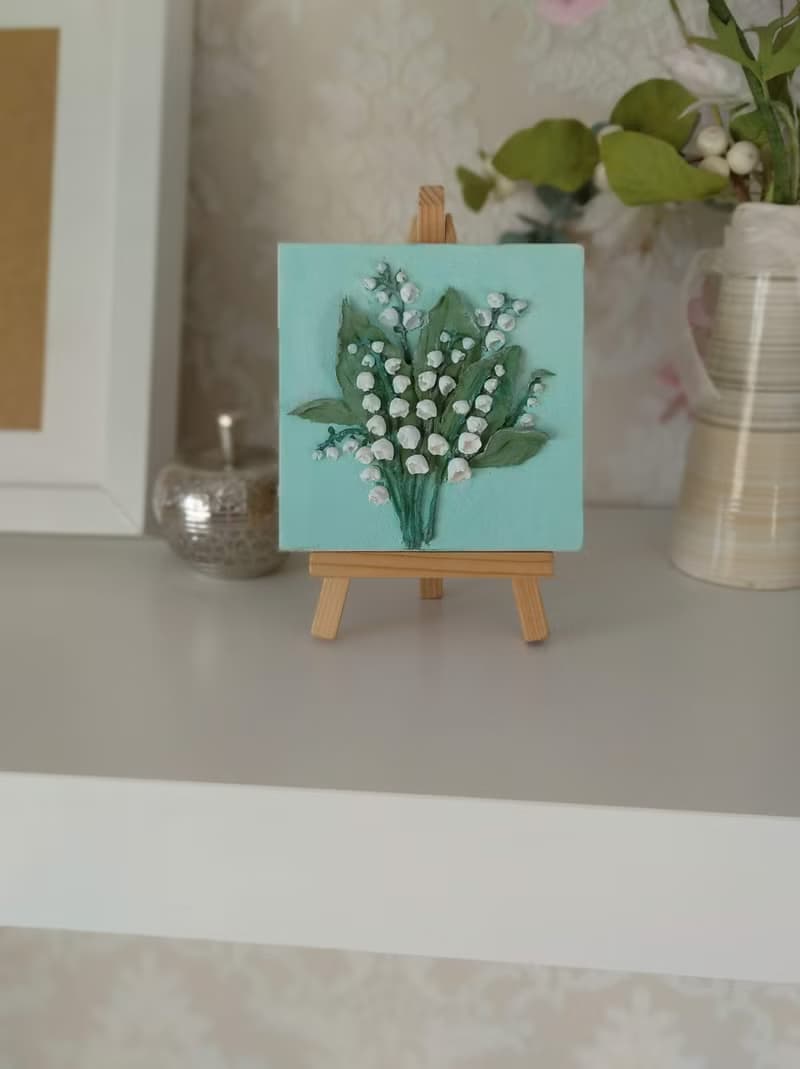 情人节礼物 Valentine's Day Small canvas painting of Lilies of the valley on easel