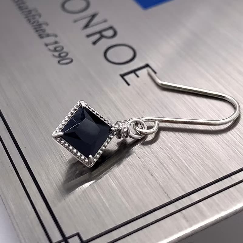 黒/シルバー925 ピアス/片耳用/シンプル/シルバーアクセサリー/女の子 プレゼント/snd017