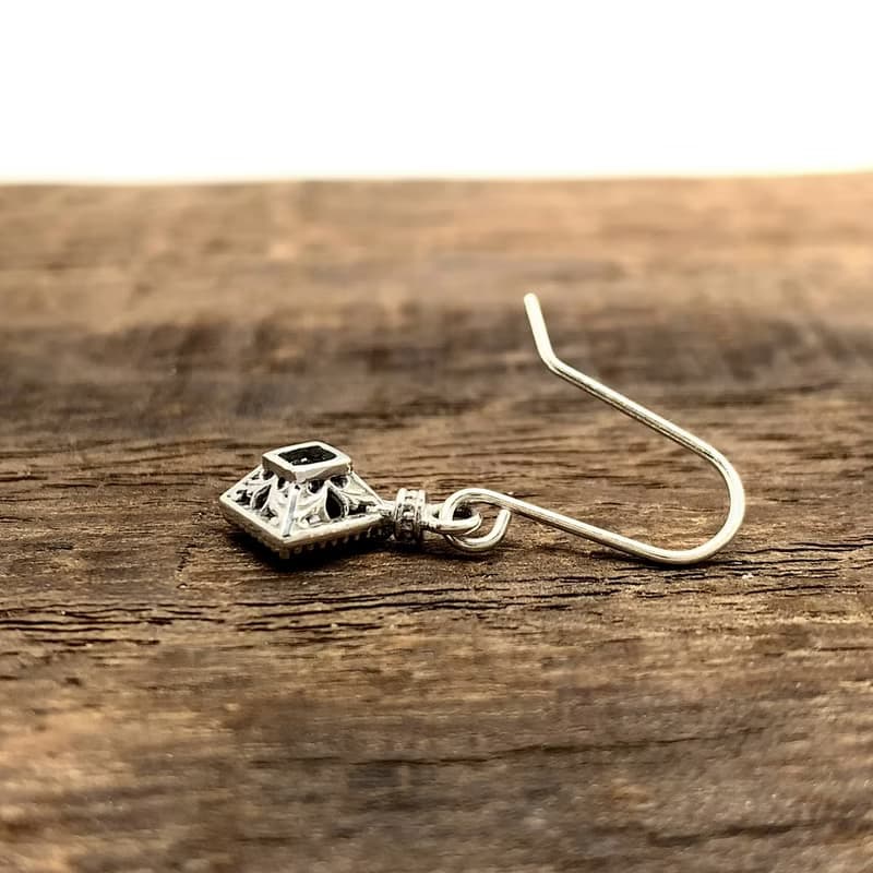 黒/シルバー925 ピアス/片耳用/シンプル/シルバーアクセサリー/女の子 プレゼント/snd017