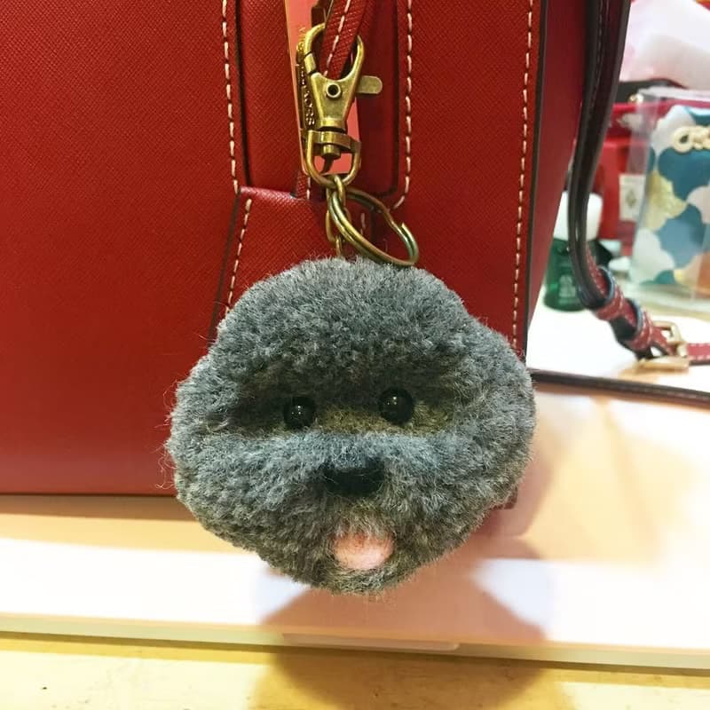 純手工製作圓耳貴賓鑰匙圈