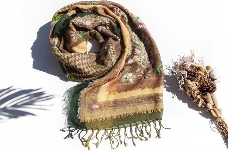 喀什米爾Cashmere/水煮羊毛披肩/針織圍巾/刺繡圍巾/羊絨披巾-花