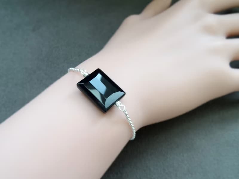 黑瑪瑙長方形切割 簡約 純銀可調整手鍊 | 寶石幾何拼接