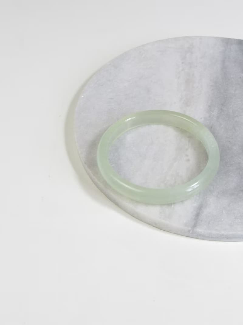 Vintage Grade A Light Green Nephrite Jade Bangle