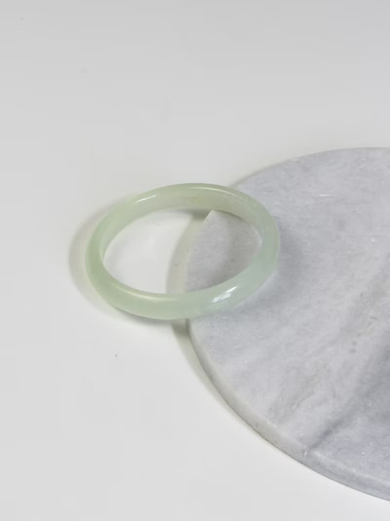 Vintage Grade A Light Green Nephrite Jade Bangle