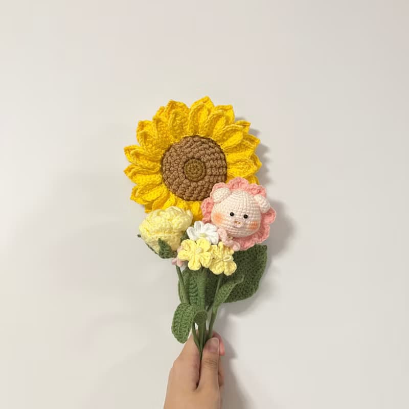 鈎針編織粉黃色系向日葵豬豬花花束