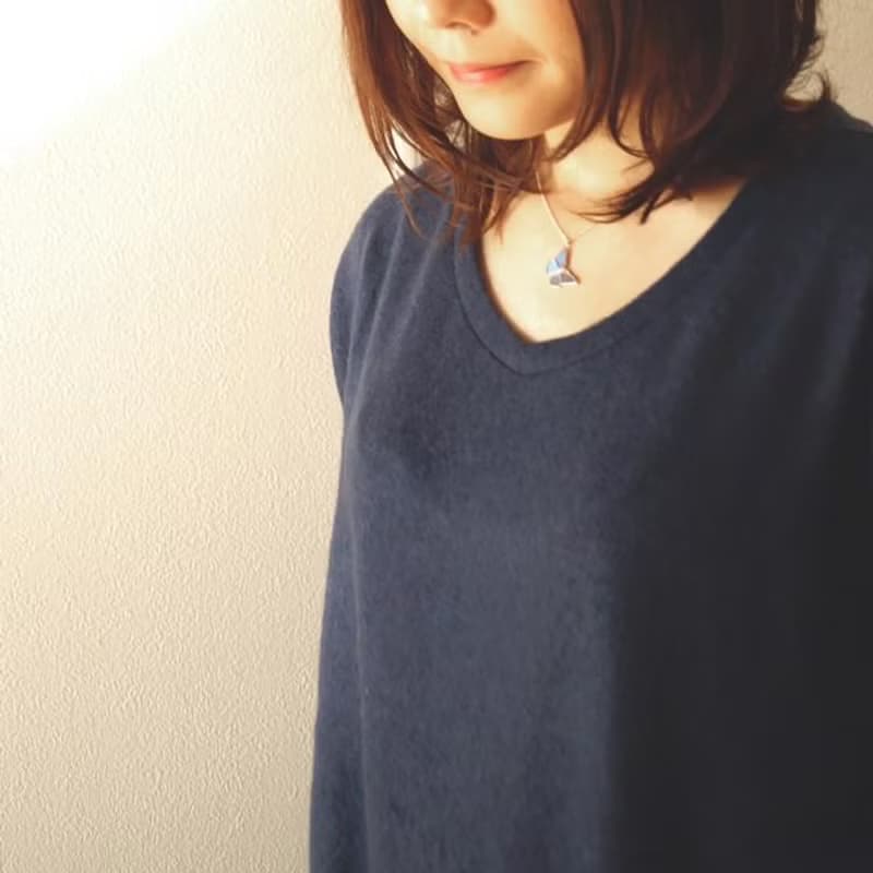 モルフォ蝶の小さなペンダント ななめ Silver