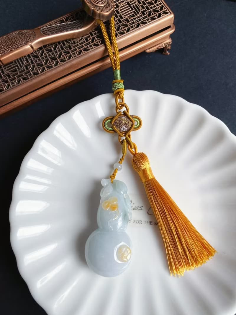 孤品 天然緬甸玉翡翠 淺綠底帶黃翡 立體手工雕葫蘆 禮物 包掛