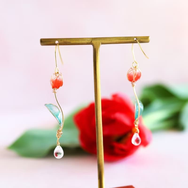 咲いた咲いたチューリップの花のピアス　イヤリング　3月誕生月花