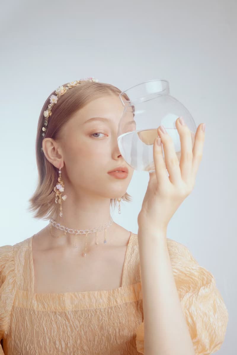 水色SWAROVSKI水晶編織短項鍊