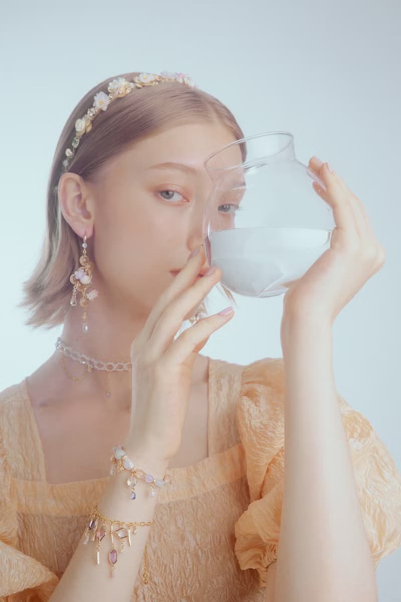 水色SWAROVSKI水晶編織短項鍊