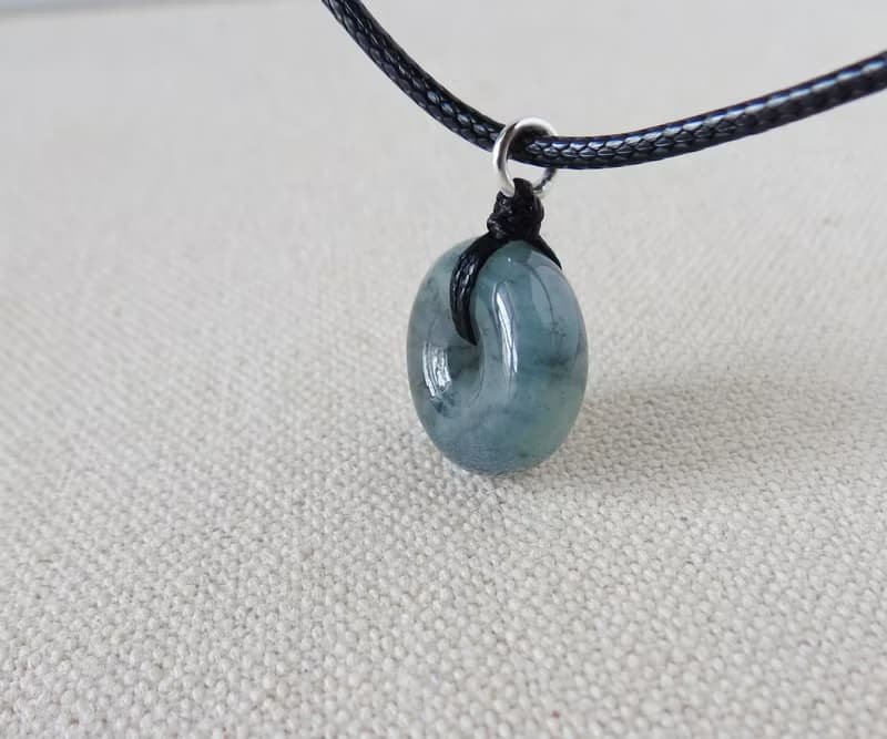 【金剛結】本命年【平安如意】冰烏雞飄綠翡翠韓國蠟線項鍊AZ10