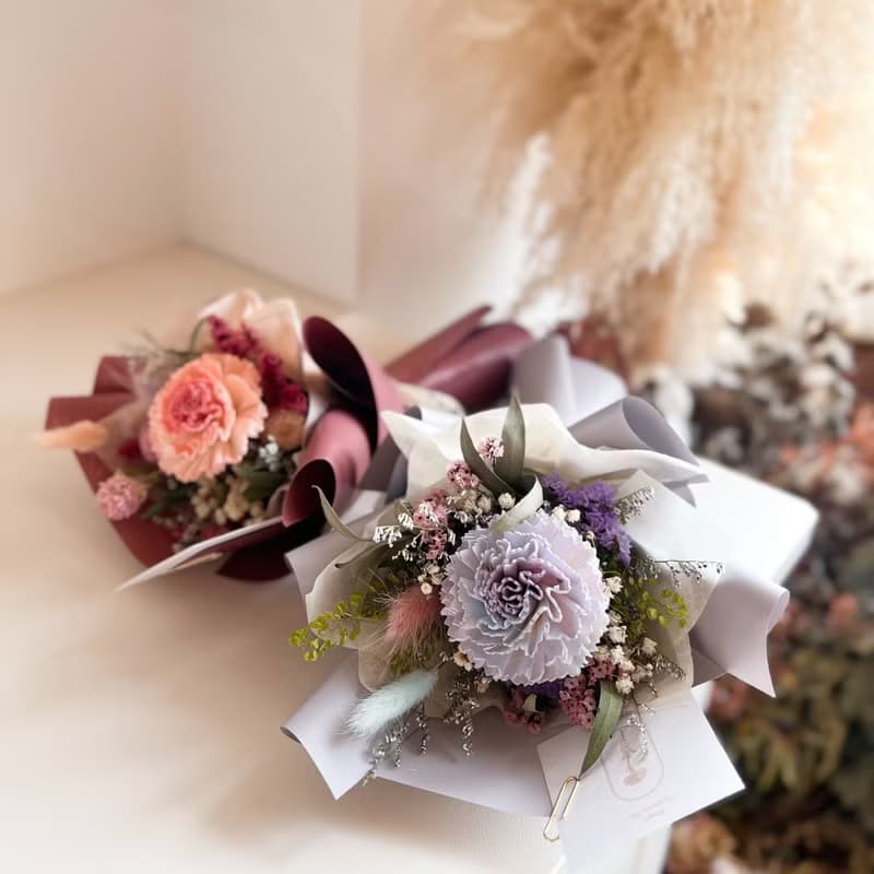 康乃馨索拉花乾燥花束 I  母親節  I 情人節 I 企業賀禮I