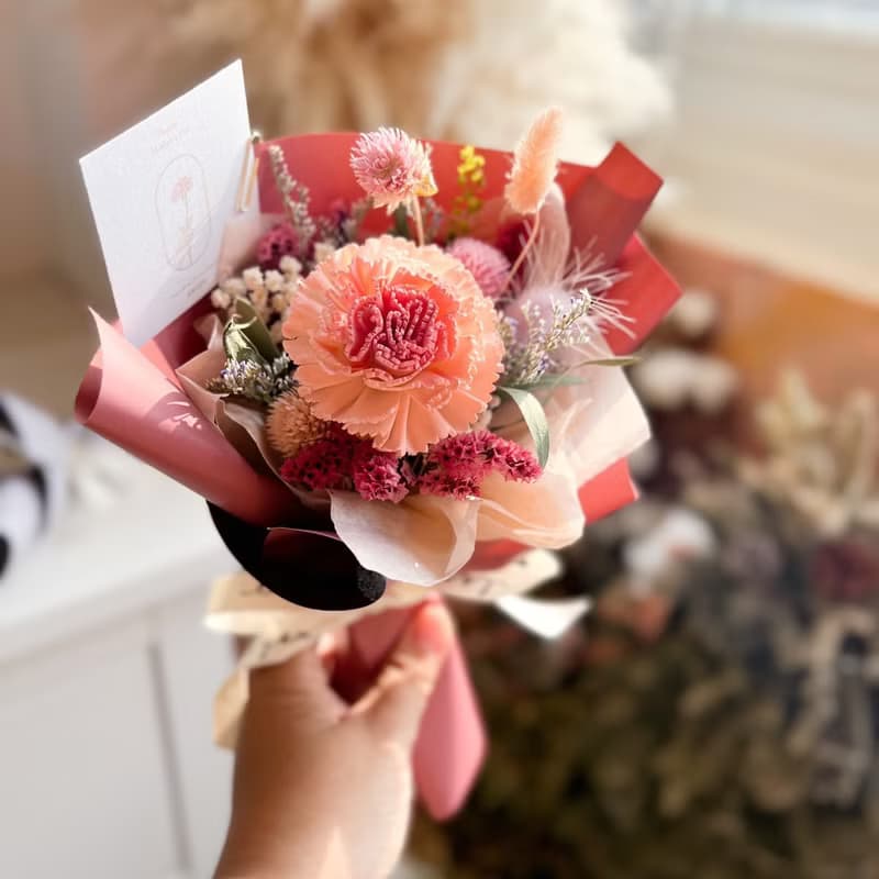 康乃馨索拉花乾燥花束 I  母親節  I 情人節 I 企業賀禮I
