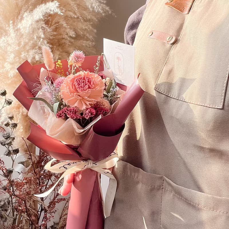 康乃馨索拉花乾燥花束 I  母親節  I 情人節 I 企業賀禮I