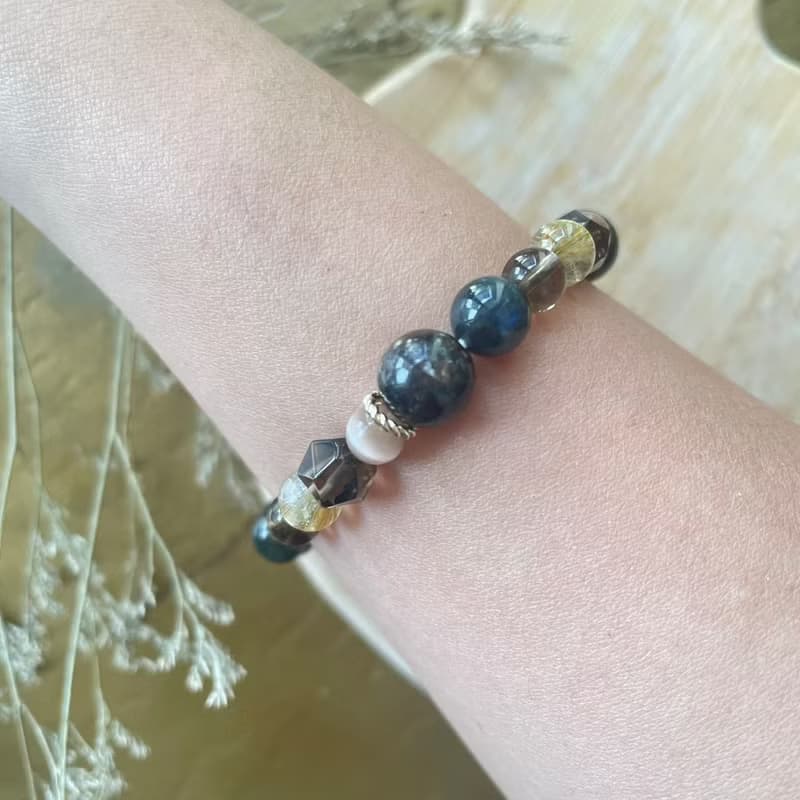 堅強自信彈性手鍊