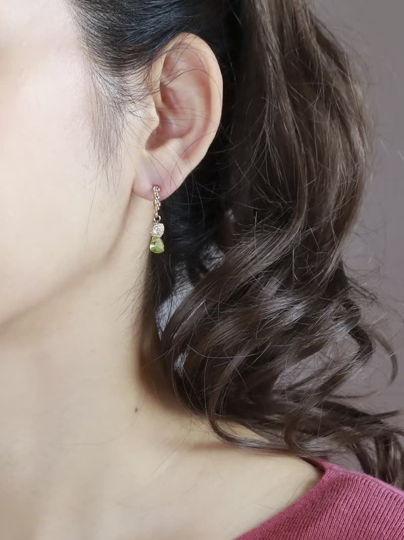 ピアス&イヤリング colore ペリドット