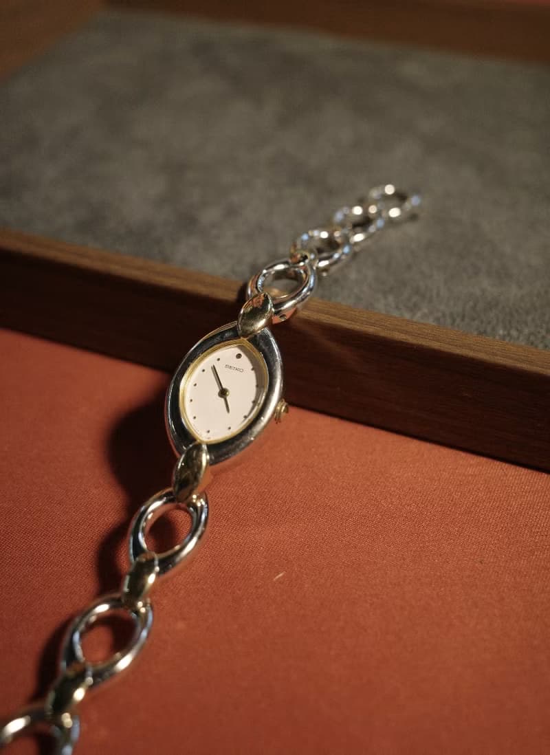 母親節禮物 Seiko Pearl Shaped Sliver Tone Watch