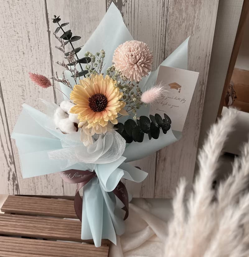 青春有你 太陽花 畢業花束 不對稱擴香花束