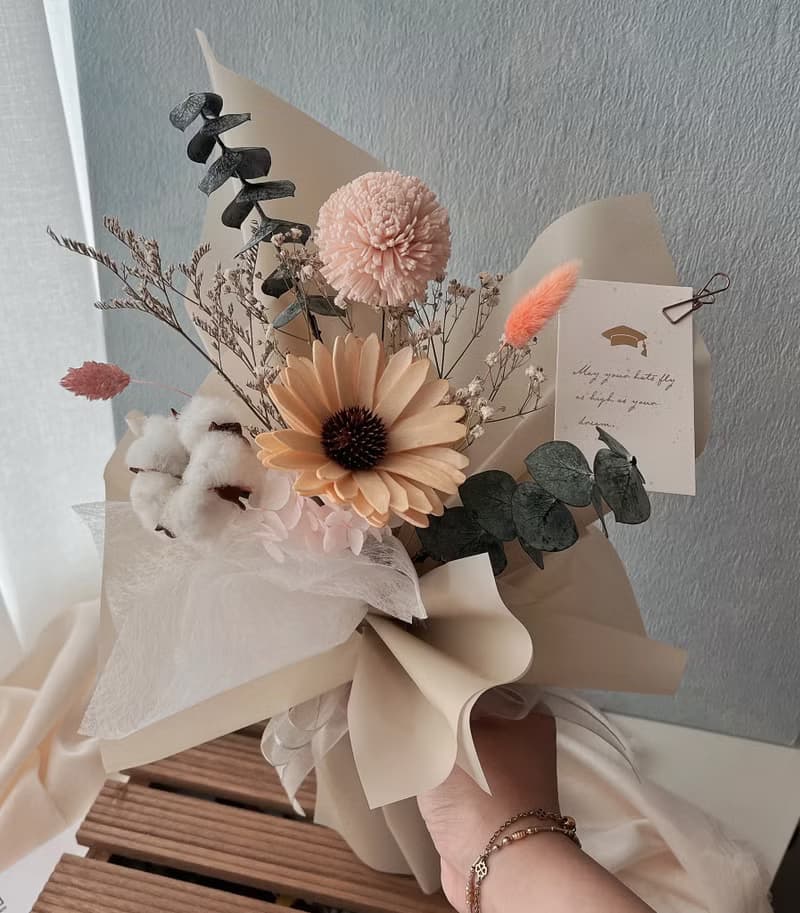 青春有你 太陽花 畢業花束 不對稱擴香花束