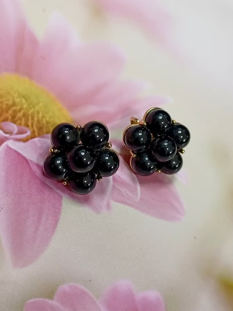 vintage jewelry  古董TRIFARI 夾式耳環 黑色山茶花