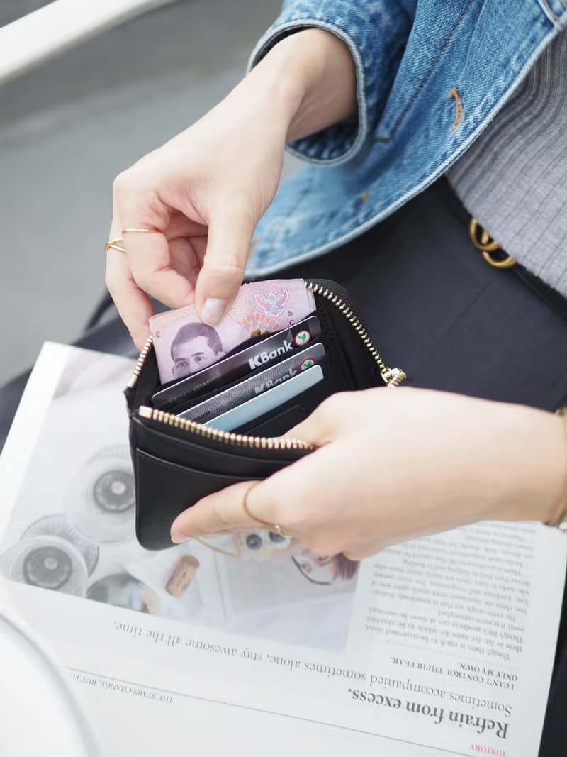 LoLa (Black): Short zip wallet, Short wallet, cow leather, Black