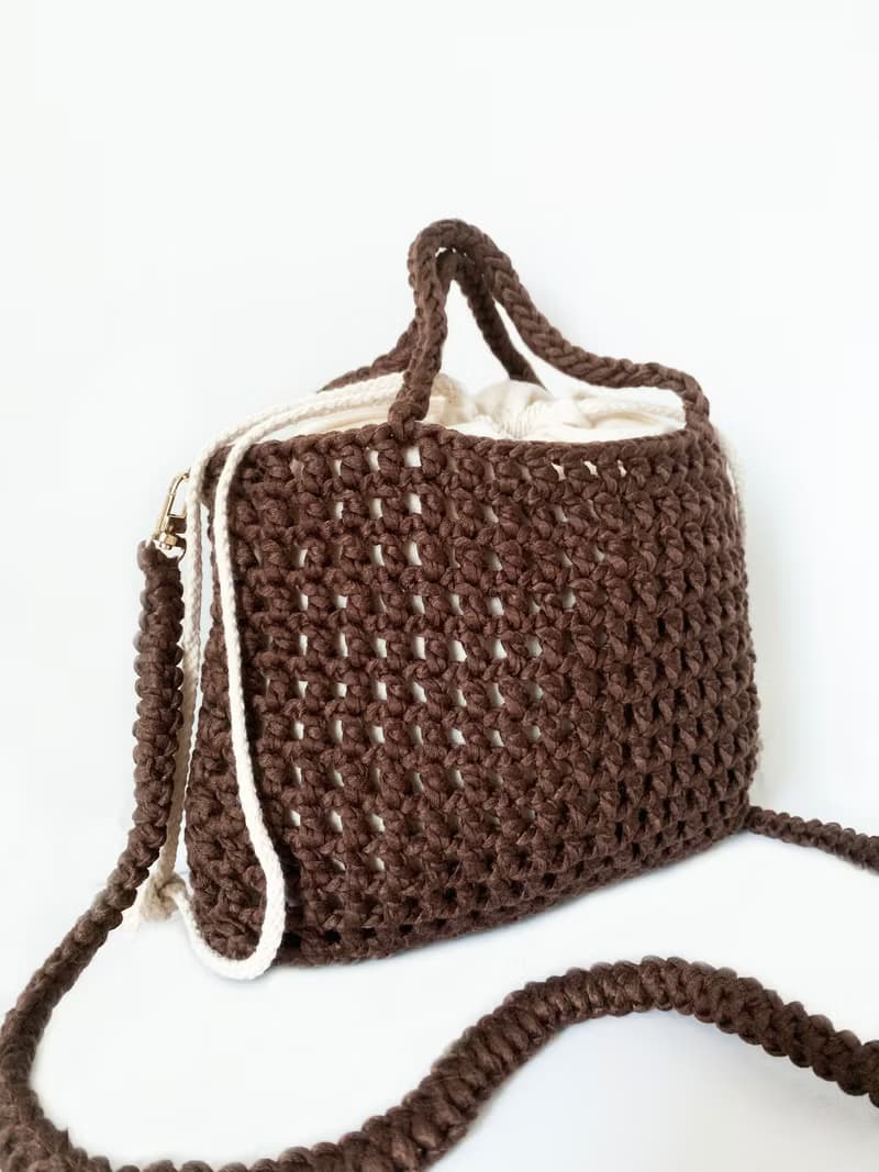 鈎織方格網斜孭及挽袋