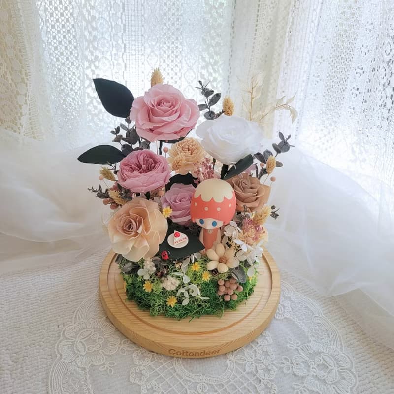 隱藏版花園野餐永生玫瑰玻璃球罩盅。擺飾。附包裝。禮物