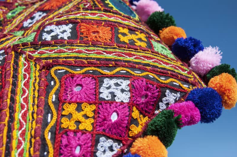 手工刺繡斜背包 民族風包 側背包 肩背包 手工包 刺繡包-沙漠花朵
