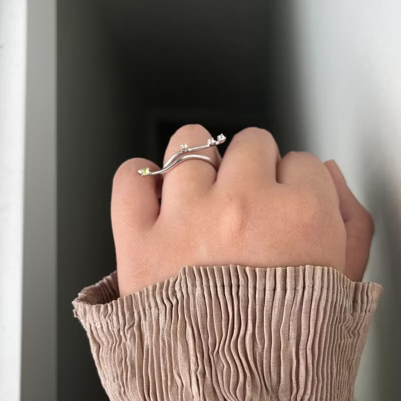 Willowy ring