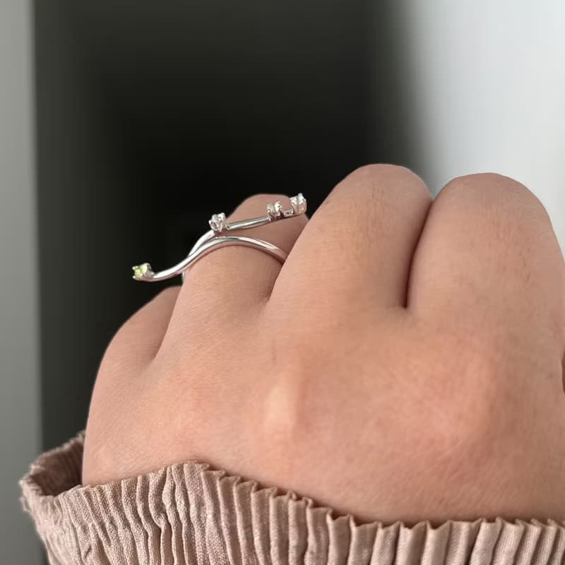 Willowy ring