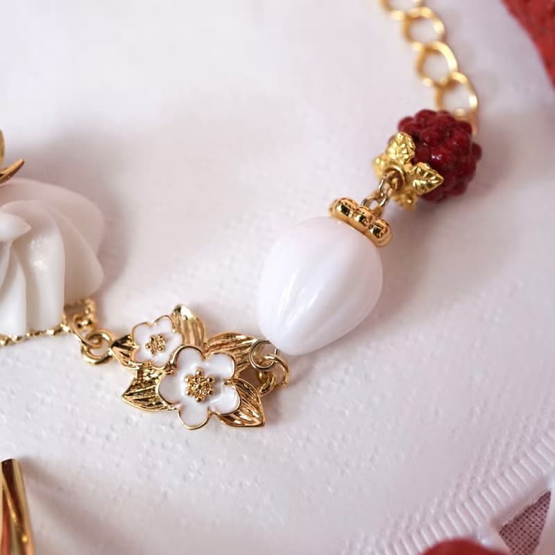 いちごのブレスレット