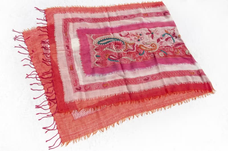 克什米爾 喀什米爾Cashmere刺繡羊毛披肩 針織圍巾 刺繡圍巾-花朵