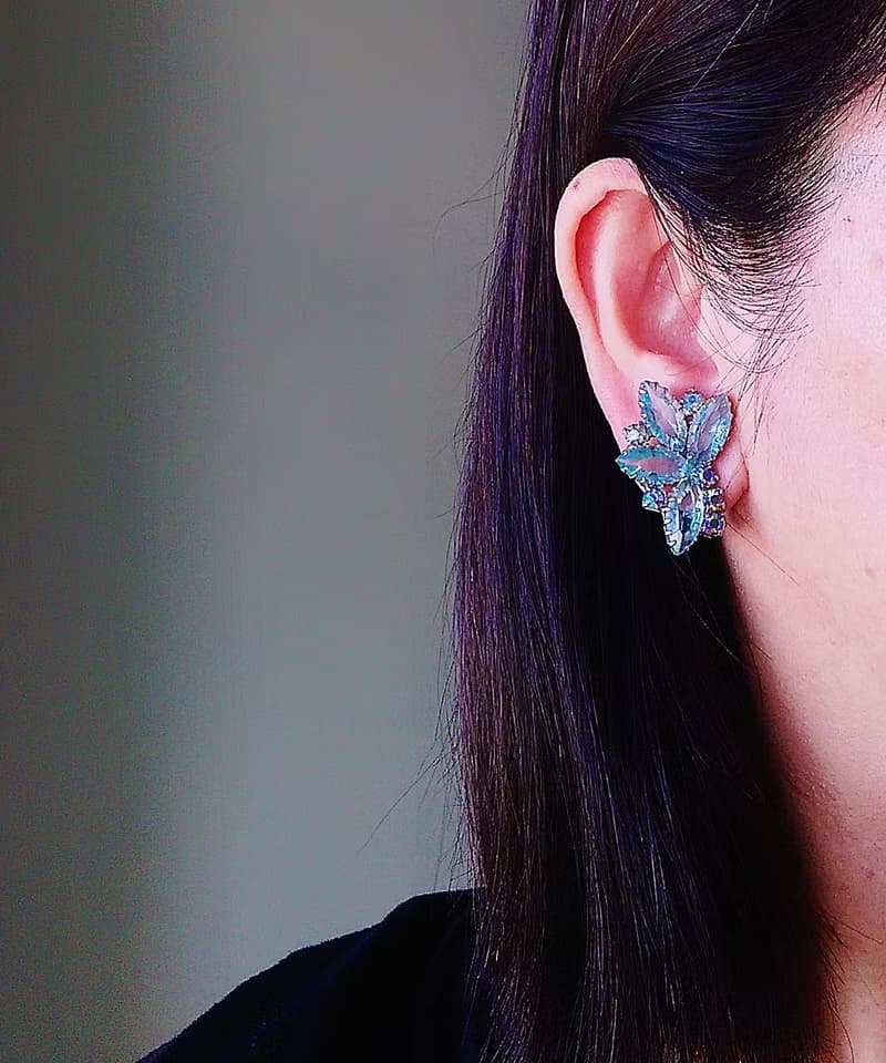 vintage jewelry 古董水藍萊茵花卉 夾式耳環
