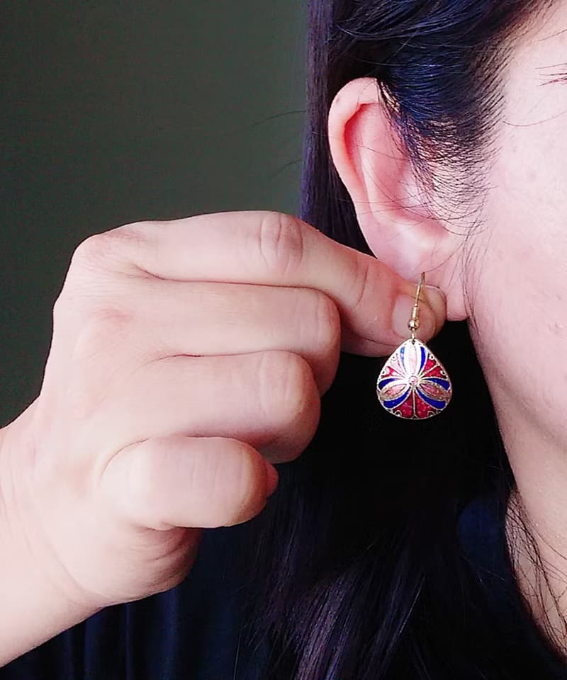Vintage Jewelry  西洋古董飾品 景泰藍 紅底放射 耳勾 針式耳環