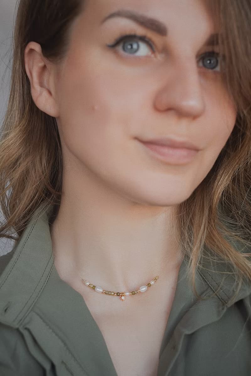 Pearl star necklace, Pearly gold green jewelry, Golden chocker with bracelet