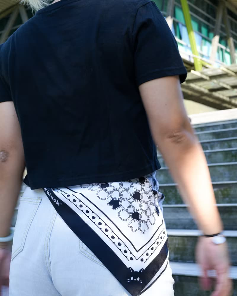 doudle is the new black 絲巾