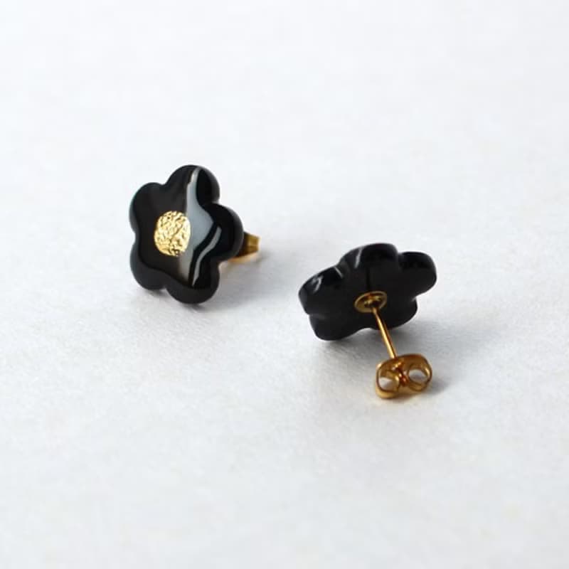 シンプルフラワー(ブラック)ピアス/イヤリング