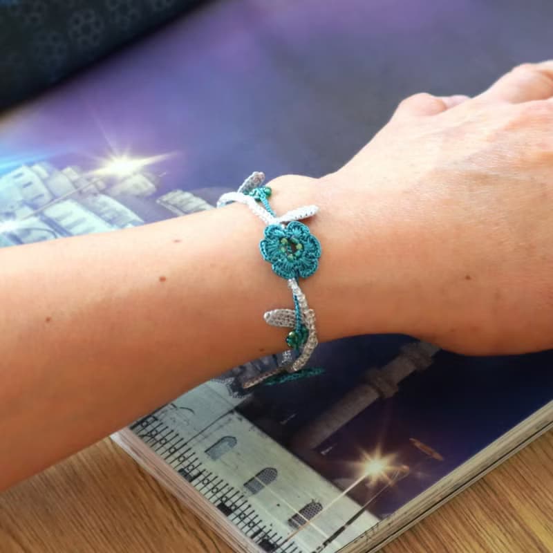 レース編みのブレスレット【マリー】ブラック and シルバー