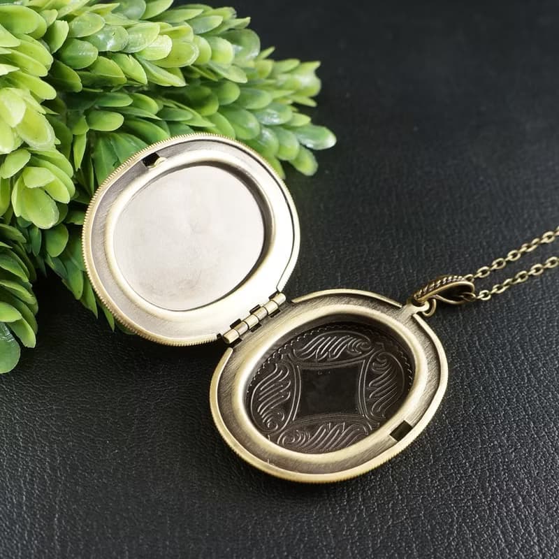 Gray Mother of Pearl Lady Girl Cameo Photo Locket Victorian Necklace Jewelry